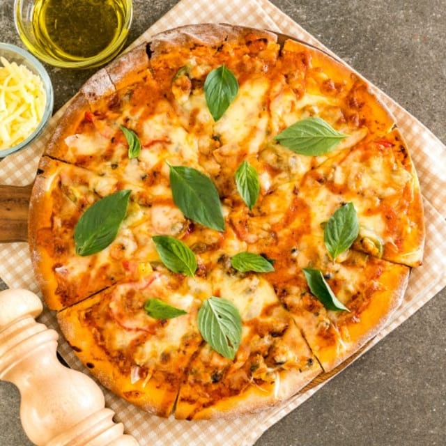 Baked Ziti Pizza.